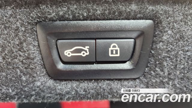 BMW 5-Series 2019 — photo 16