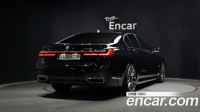 BMW 7-Series 2021 — photo 2