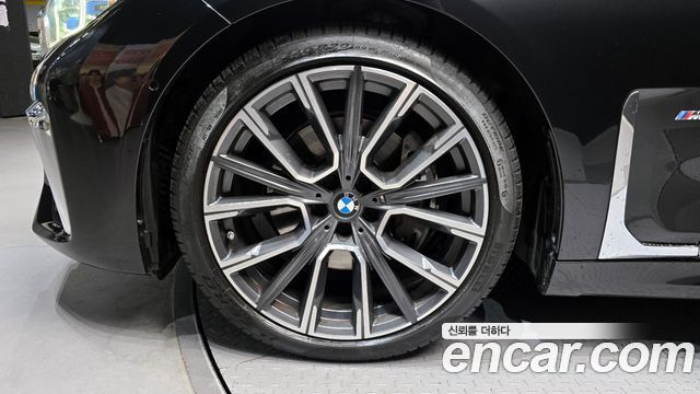 BMW 7-Series 2021 — photo 5