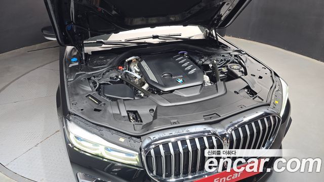 BMW 7-Series 2021 — photo 6