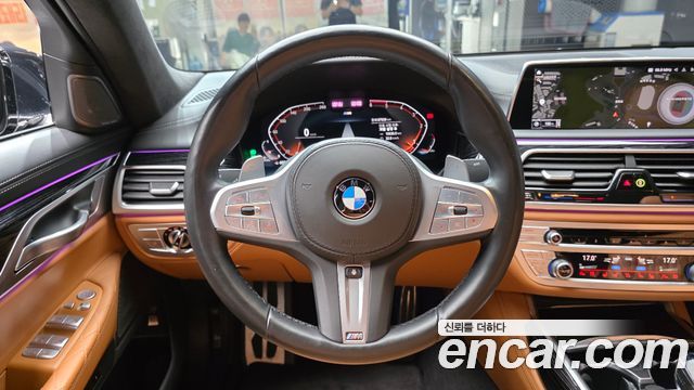 BMW 7-Series 2021 — photo 19