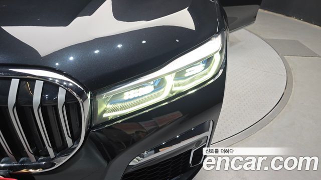 BMW 7-Series 2021 — photo 8