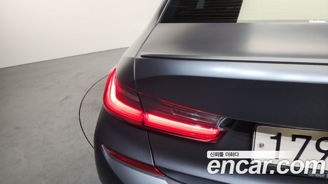 BMW 3-Series 2020 — photo 9