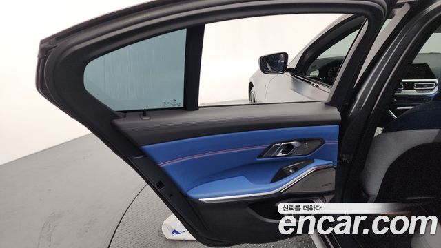 BMW 3-Series 2020 — photo 15
