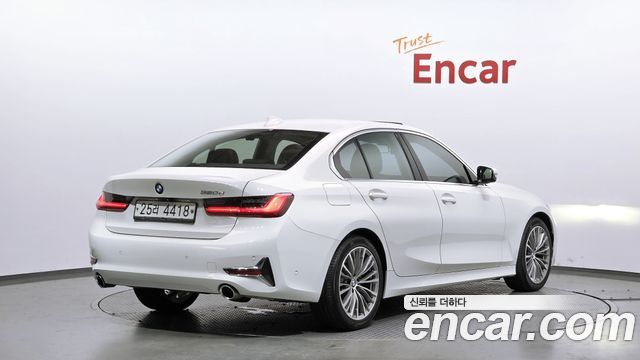 BMW 3-Series 2019 — photo 2