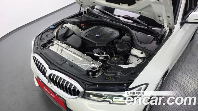 BMW 3-Series 2019 — photo 6