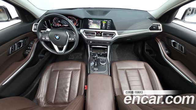 BMW 3-Series 2019 — photo 10