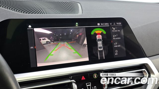 BMW 3-Series 2019 — photo 20