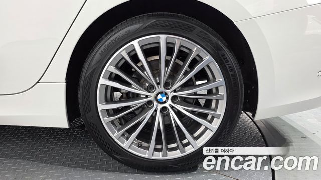 BMW 3-Series 2019 — photo 7