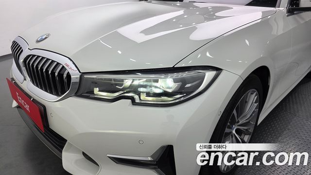 BMW 3-Series 2019 — photo 8