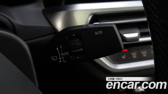 BMW 3-Series 2019 — photo 28