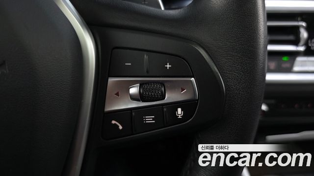 BMW 3-Series 2019 — photo 29