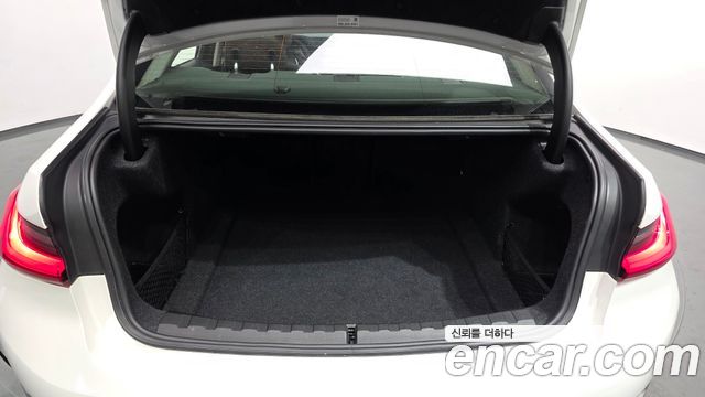 BMW 3-Series 2019 — photo 32