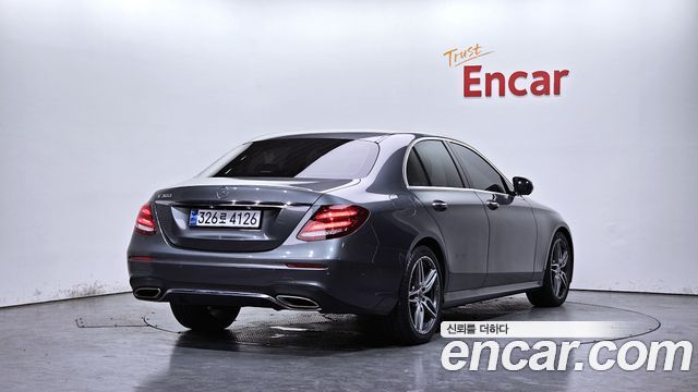 Mercedes-Benz E-Class 2019 — photo 2