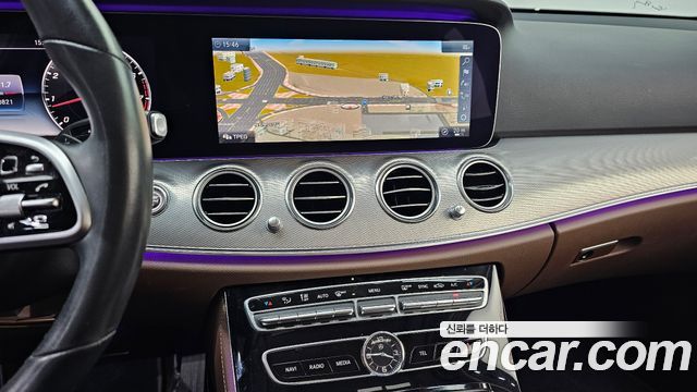 Mercedes-Benz E-Class 2019 — photo 20