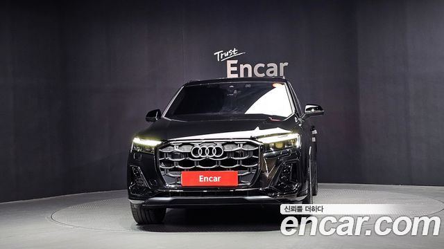 Audi Q7 2025 — photo 3