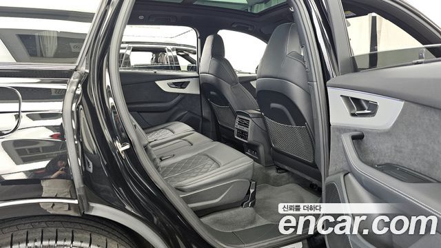 Audi Q7 2025 — photo 18