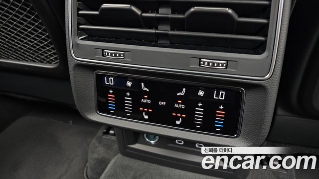 Audi Q7 2025 — photo 25