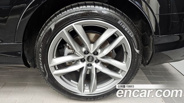 Audi Q7 2025 — photo 7