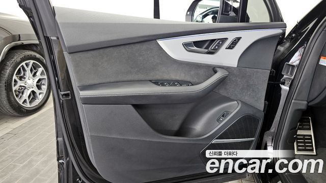 Audi Q7 2025 — photo 14