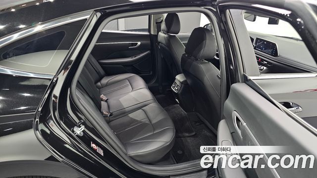 Hyundai Sonata 2022 — photo 17