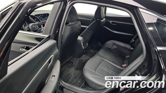 Hyundai Sonata 2022 — photo 18