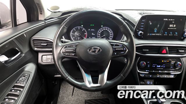 Hyundai Santafe 2019 — photo 18