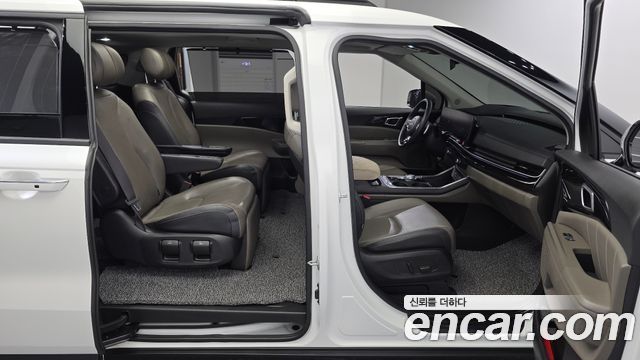 Kia Canival 2025 — photo 11