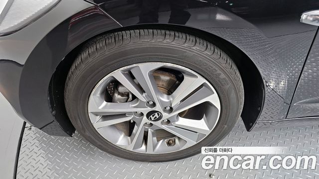 Hyundai AVANTE 2018 — photo 5
