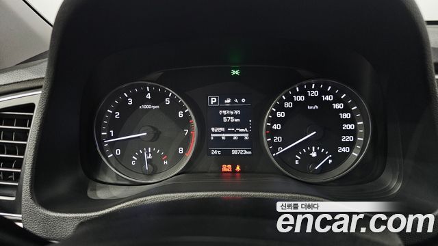 Hyundai AVANTE 2018 — photo 8