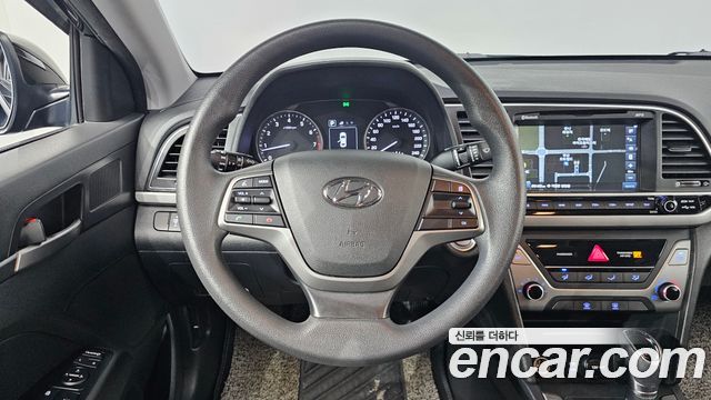 Hyundai AVANTE 2018 — photo 13