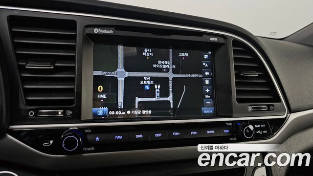Hyundai AVANTE 2018 — photo 16