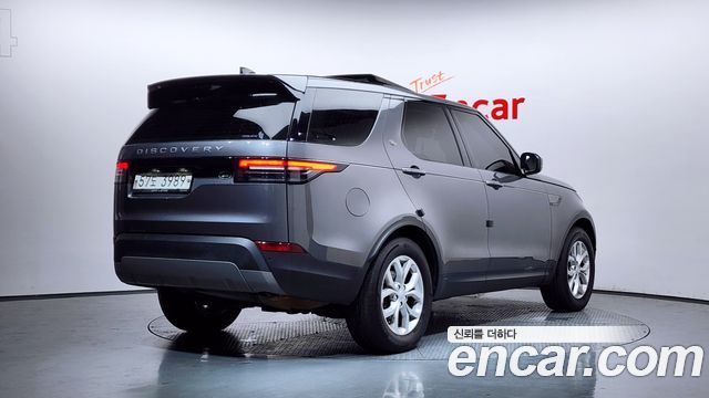 Land Rover Discovery 2019 — photo 2