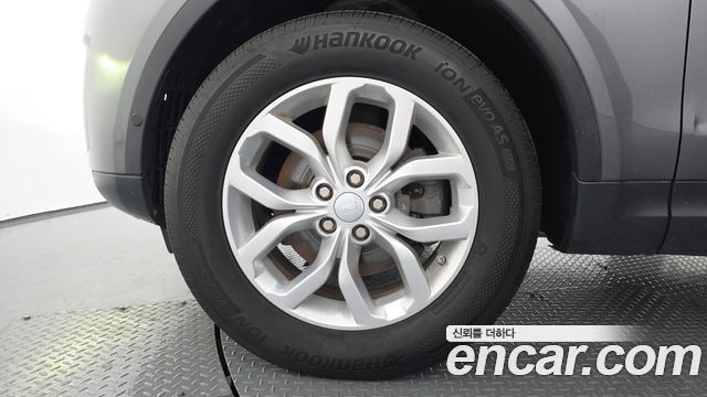 Land Rover Discovery 2019 — photo 5