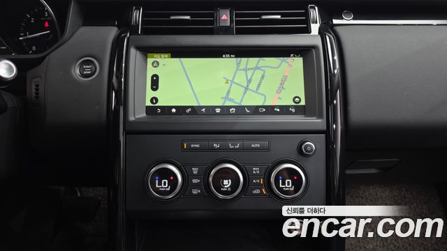Land Rover Discovery 2019 — photo 14