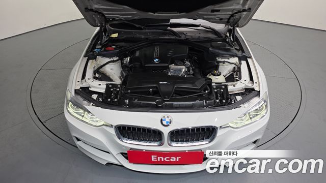 BMW 3-Series 2018 — photo 6