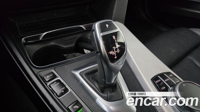 BMW 3-Series 2018 — photo 12