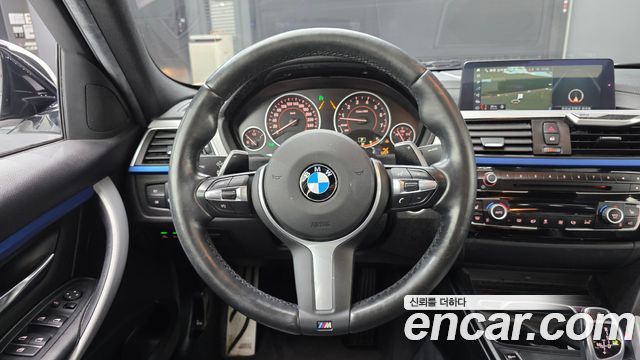 BMW 3-Series 2018 — photo 18