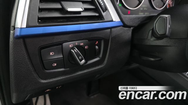 BMW 3-Series 2018 — photo 20