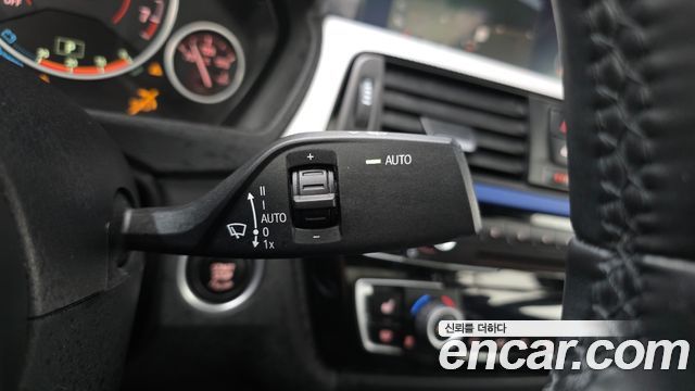 BMW 3-Series 2018 — photo 22