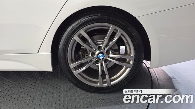 BMW 3-Series 2018 — photo 7