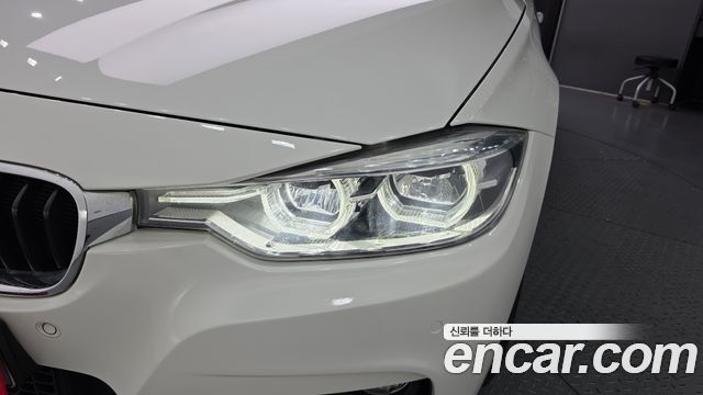 BMW 3-Series 2018 — photo 8