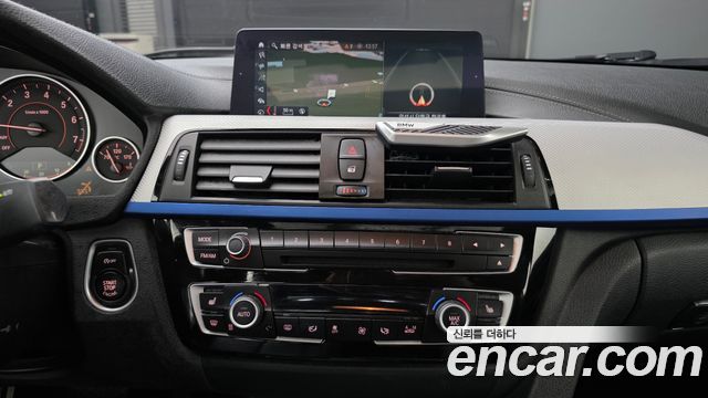 BMW 3-Series 2018 — photo 28