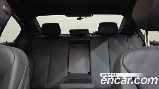BMW 3-Series 2018 — photo 29