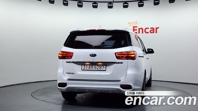 Kia Canival 2019 — photo 4