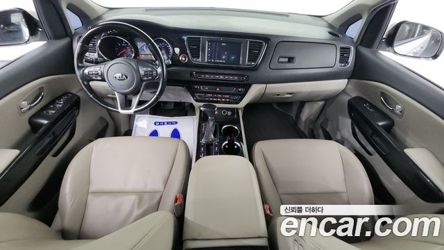 Kia Canival 2019 — photo 10