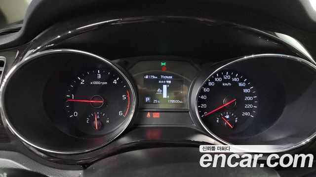 Kia Canival 2019 — photo 11