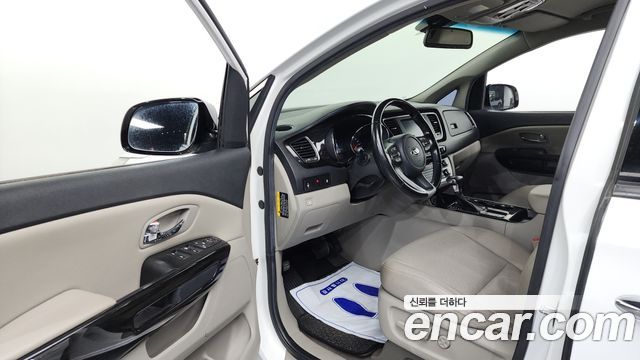Kia Canival 2019 — photo 13