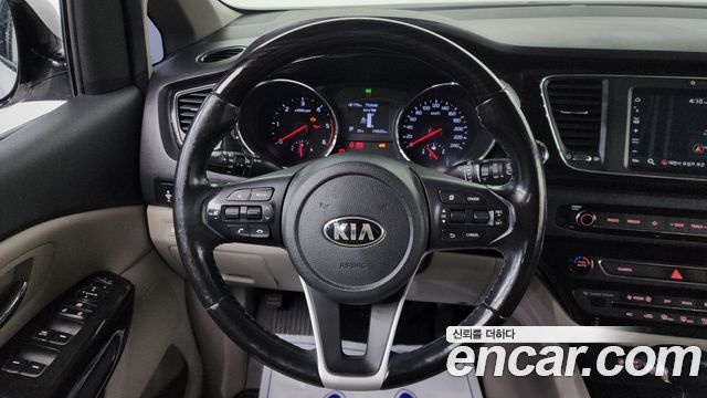 Kia Canival 2019 — photo 21