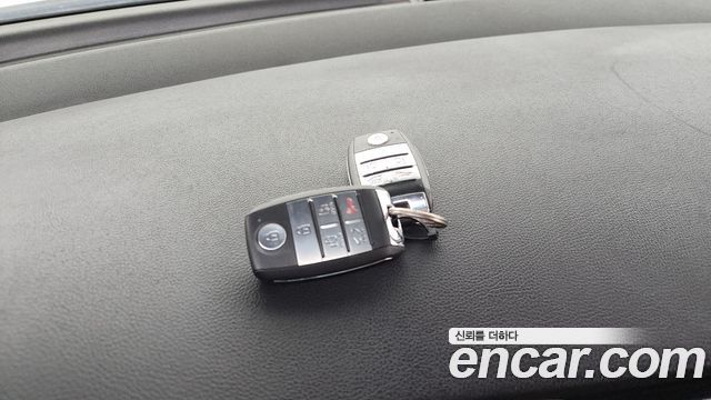 Kia Canival 2019 — photo 23